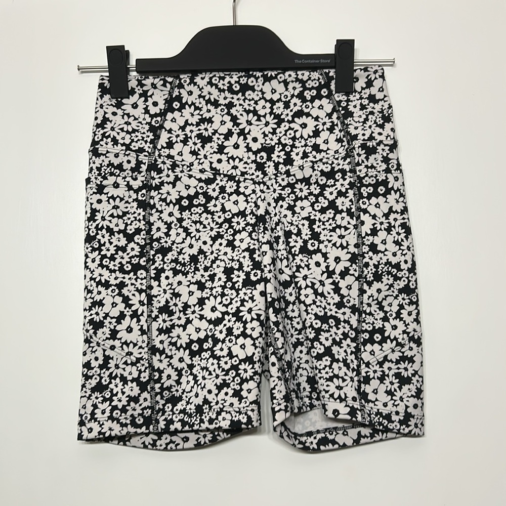 Victoria’s Secret Pink Active - Black and White Floral Athletic Biker Shorts - S